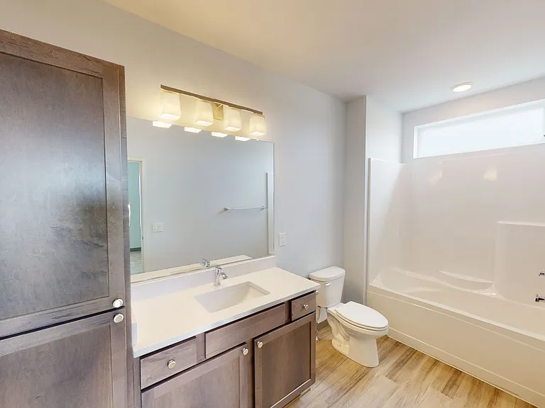 1030 Ida Pl — Photo 4