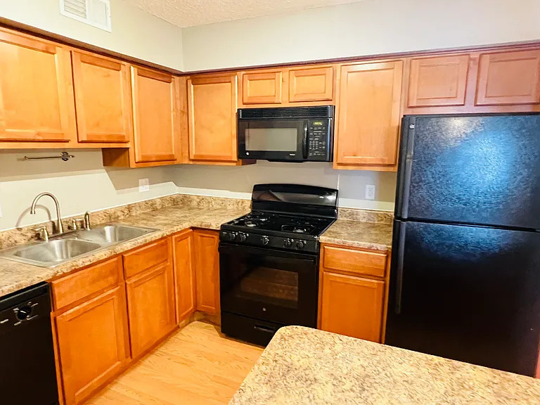 1425 Willow Brook Cv #8 — Photo 4