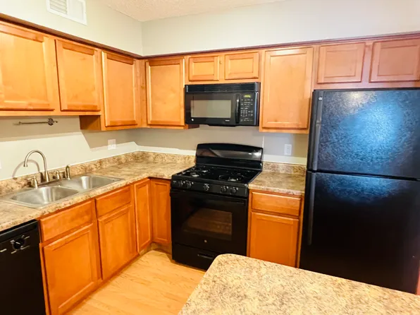 1425 Willow Brook Cv APT 8, Saint Louis, MO 63146