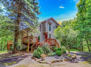 615 Clearview Dr, Long Pond, PA 18334