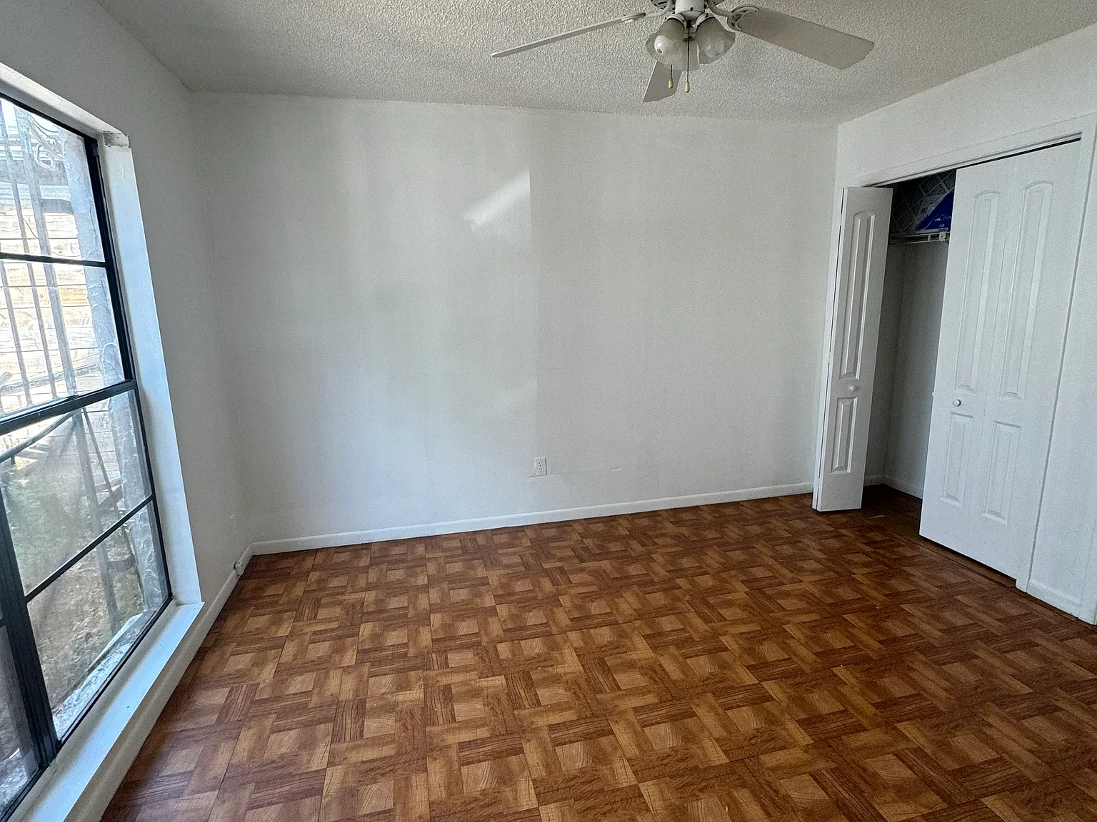 1 bed, 700 sqft, $1,200 — Photo 3