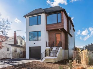 110 S Bay Dr, Babylon, NY 11702