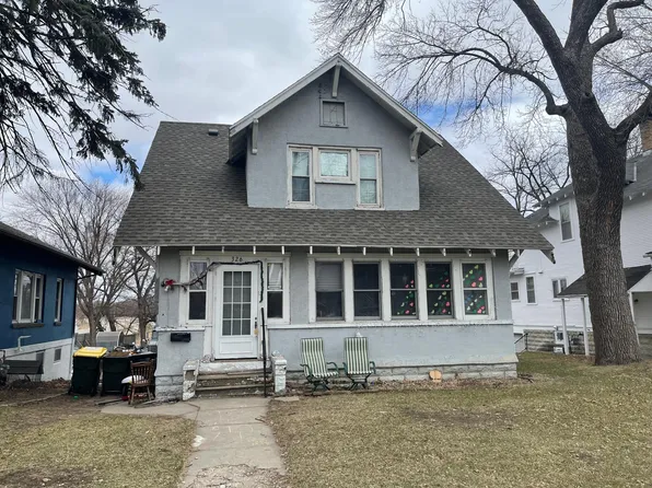 326 7th St NW, Willmar, MN 56201
