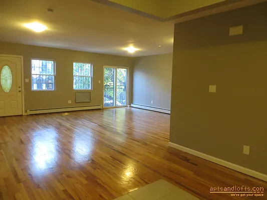 Rented by aptsandlofts.com | media 2