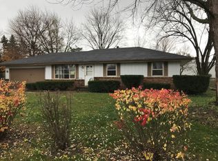 4565 Apollo Dr, Machesney Park, IL 61115