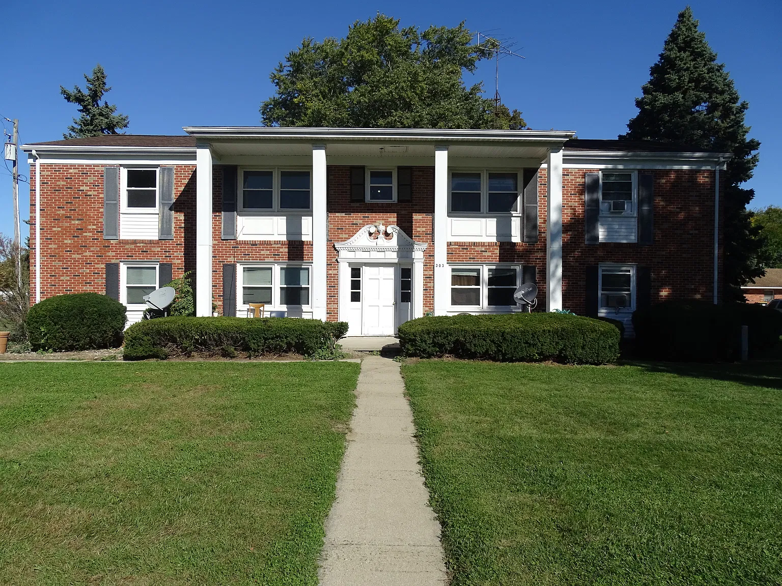 2 bed, $795 — Photo 1