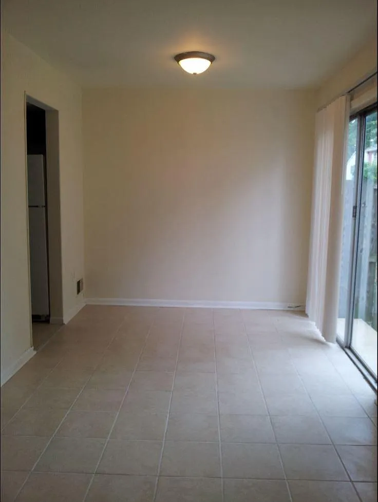 Building Photo - 3003 Sigel Ct