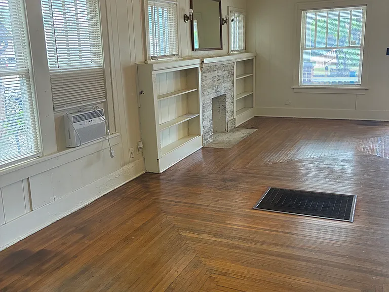 326 S Zunis Ave — Photo 3