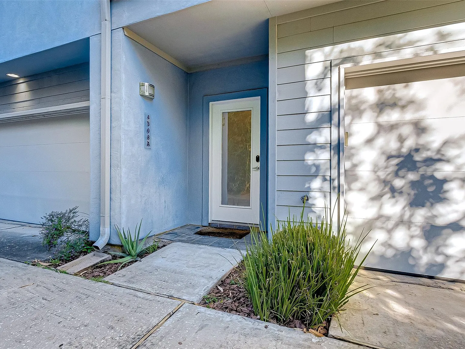 2 bed, 2.0 bath, 1993 sqft, $2,900 — Photo 4