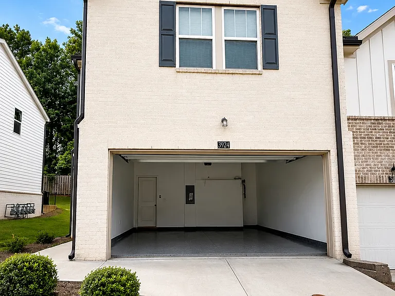 3924 Holland Grove Rd — Photo 1