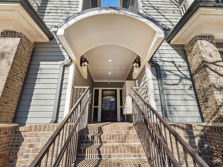 525 East Blvd — Photo 63