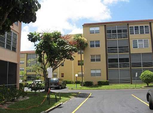 1st image of 2821 Somerset Dr APT 202