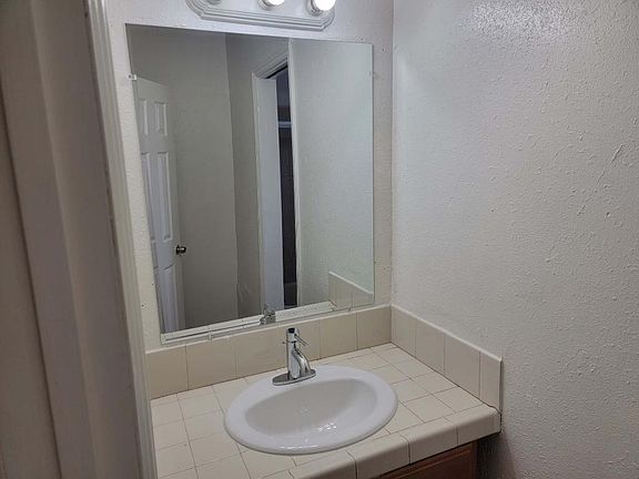 2nd image of 3740 Midvale Ave APT 1