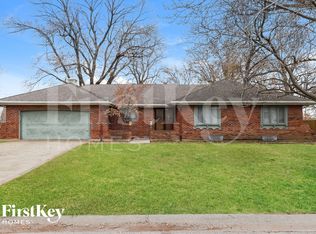 1216 SW Horizon Dr, Blue Springs, MO 64015