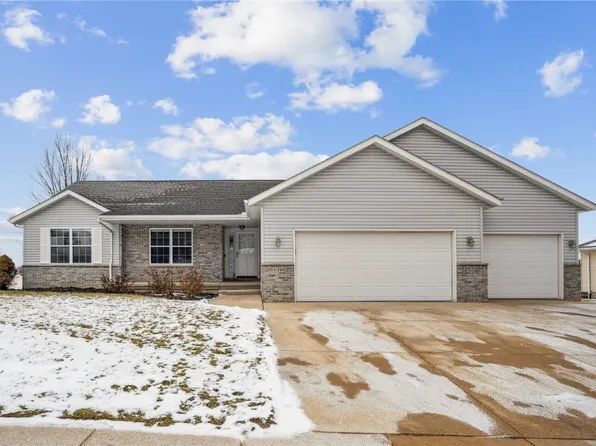 120 Maple St SW, Swisher, IA 52338