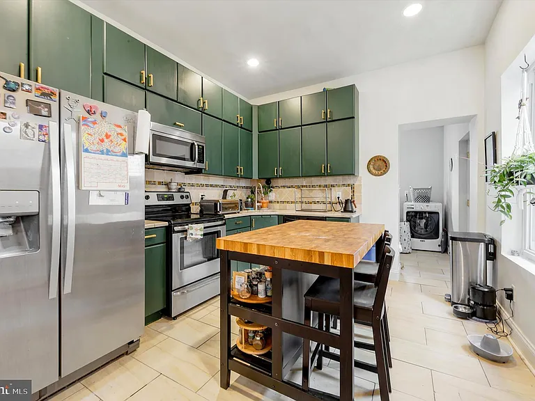 5217 Larchwood Ave — Photo 6