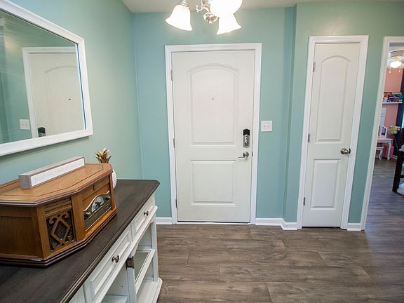 5th image of 409 Shadetree Ct