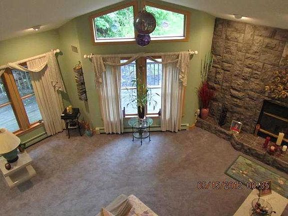 3rd image of 18 Camelot Dr