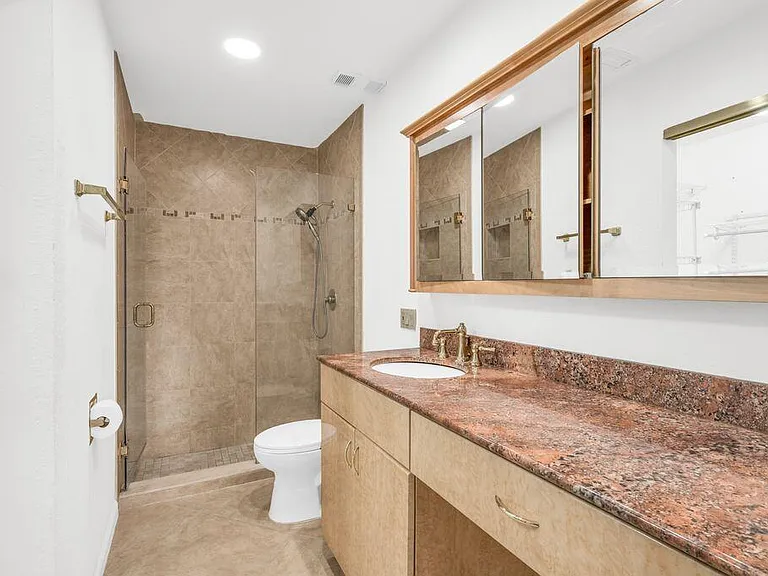 65 Centennial Ct — Photo 17