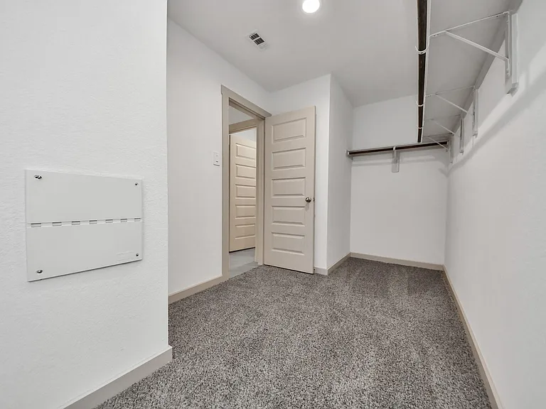 1118 Hyde Lake Ln — Photo 20