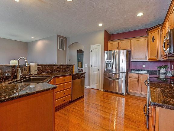 3rd image of 1052 Arbor Springs Dr
