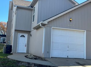 10617 N Locust Ct, Kansas City, MO 64155