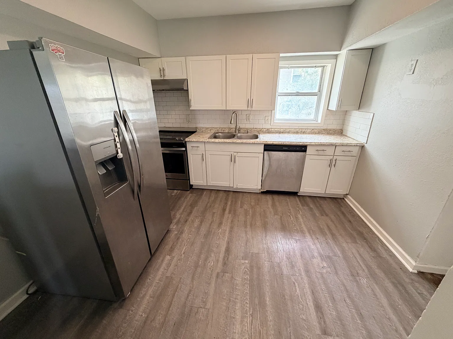 2 bed, 1.5 bath, 1100 sqft, $1,100 — Photo 4