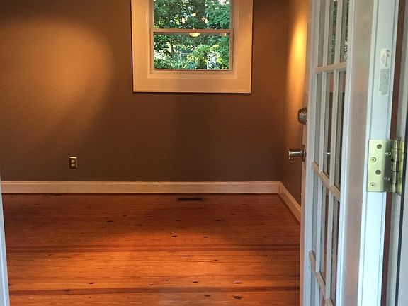 Entry to living room/kitchen area