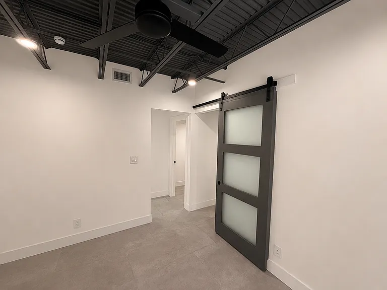 604 NE 9th Ave #3 — Photo 9