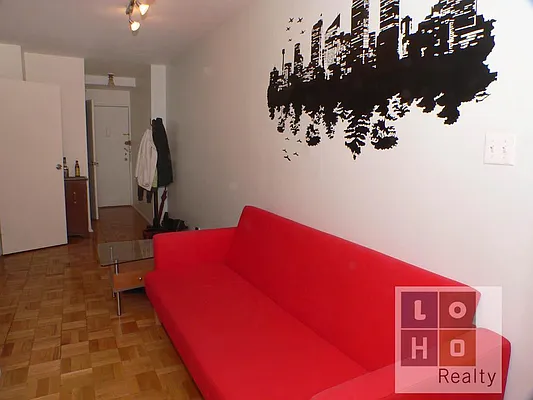 Rented by LoHo Realty | media 1