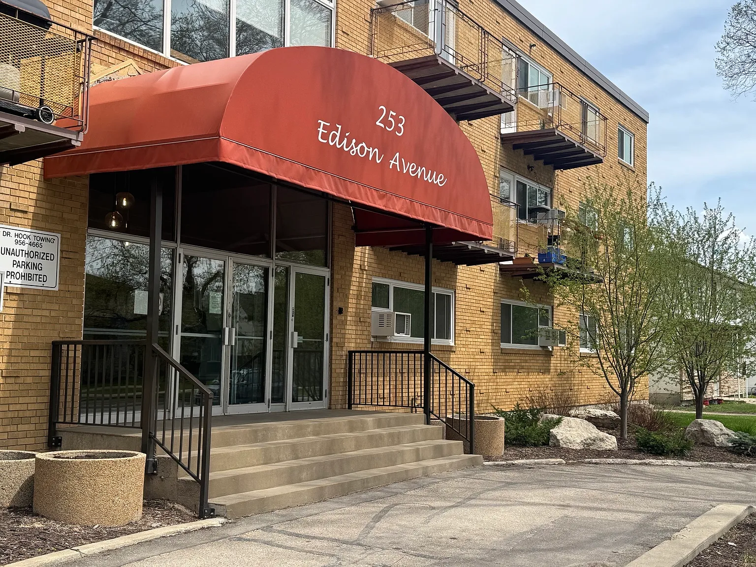 253 Edison Ave — Photo 1