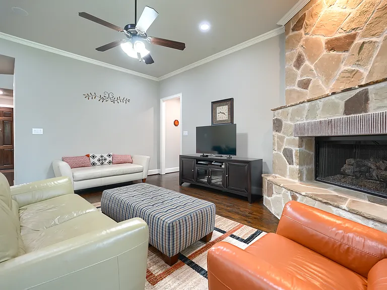 14839 Story Ln — Photo 45
