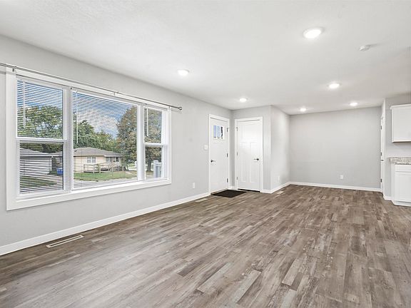 5th image of 307 7th Ave SE