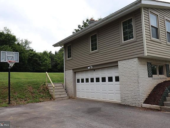 4th image of 49 Valley View Dr