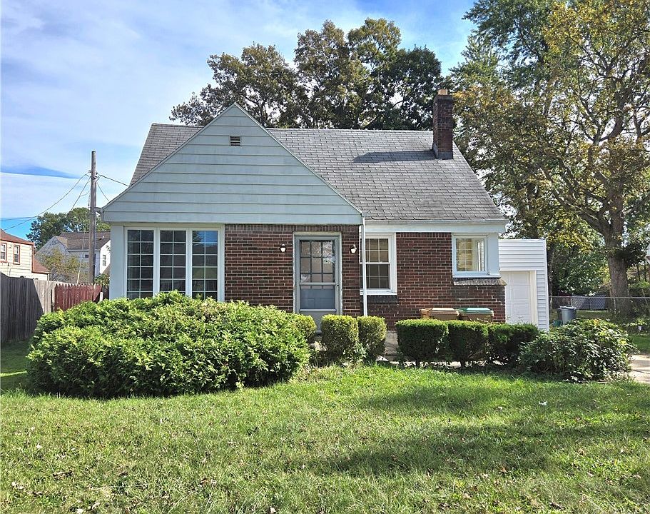 1st image of 299 Burke Dr