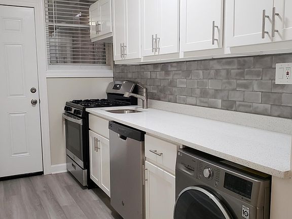 2nd image of 4222 N Clark St #1