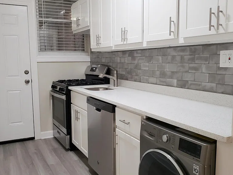 4222 N Clark St #1 — Photo 2