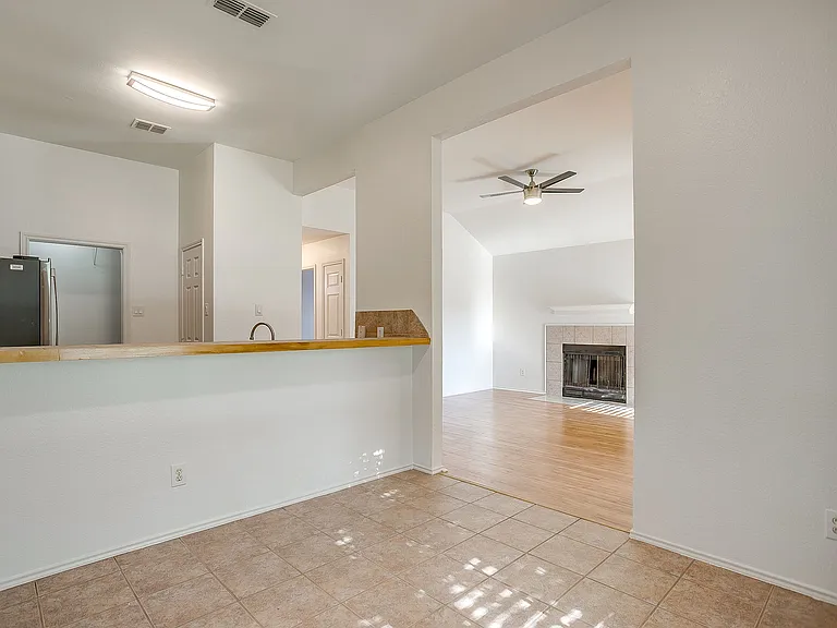 5323 Northridge Blvd — Photo 25