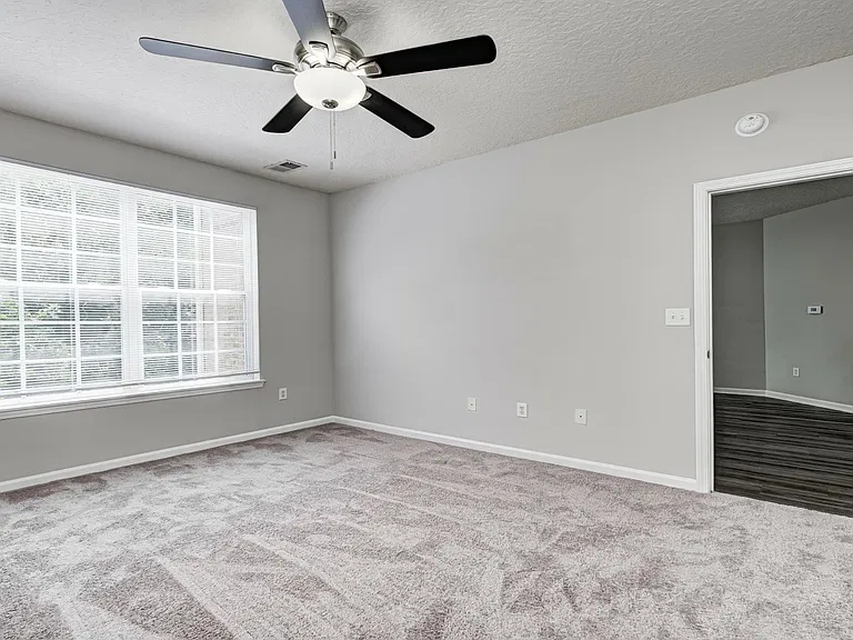 StoneBridge Luxury Apartment Homes — Photo 7