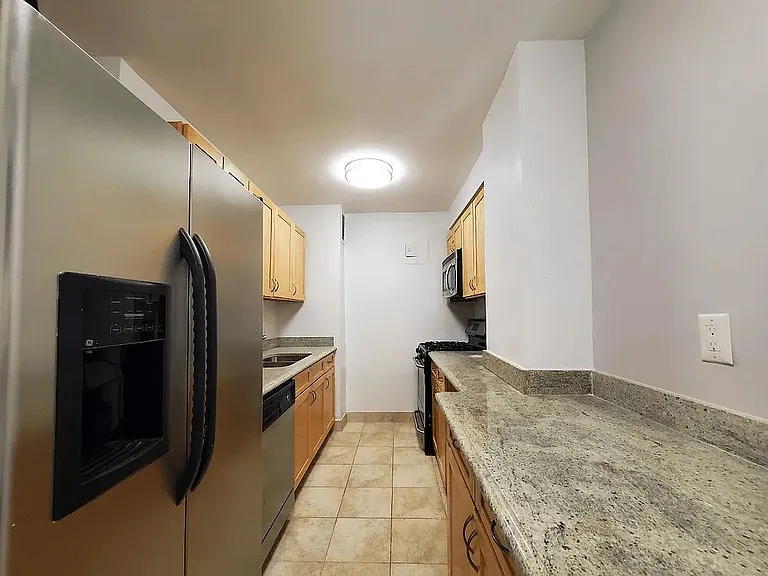 301 E 47th St #15H — Photo 5