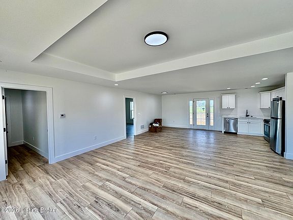 5th image of 317 Hillsboro Ln