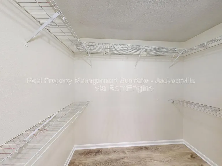 630 Glendale Ln — Photo 17