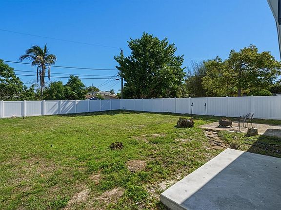 2nd image of 461 SW 1st St #461
