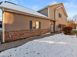 2105 Pine Ridge Ct UNIT H, Grafton, WI 53024