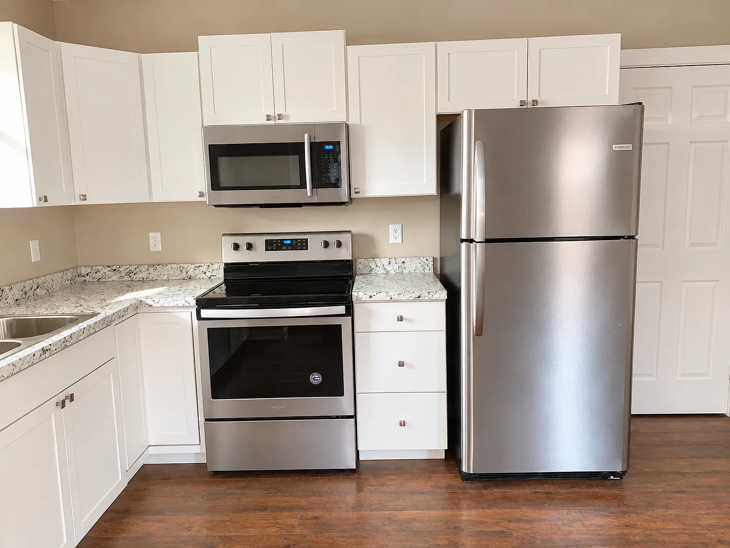 3 bed, 1700 sqft, $2,700 — Photo 4