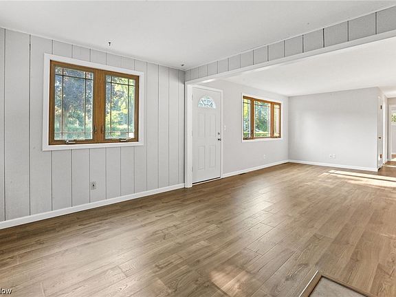 3rd image of 8158 Dartmoor Rd