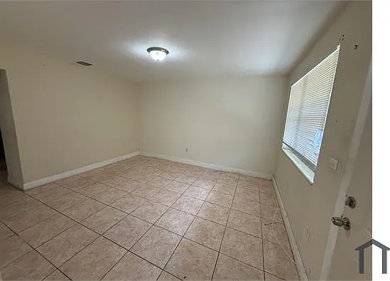 2 bed, 1200 sqft, $2,399 — Photo 2