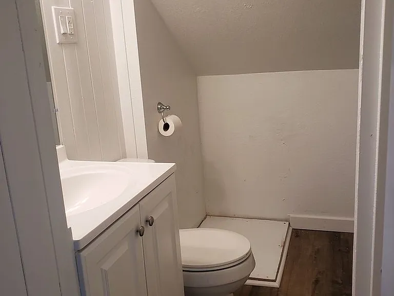 423 Alderson Ave — Photo 8