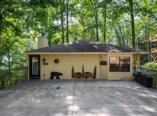 2116 Luzerne Dr, Gatlinburg, TN 37738