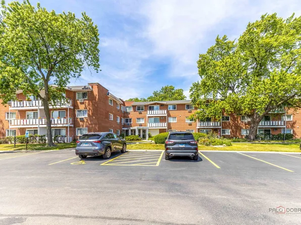 25 E Palatine Rd APT 309, Arlington Heights, IL 60004